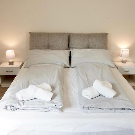 Bright Studio Apartment With Free Private Parking Мерано Екстер'єр фото