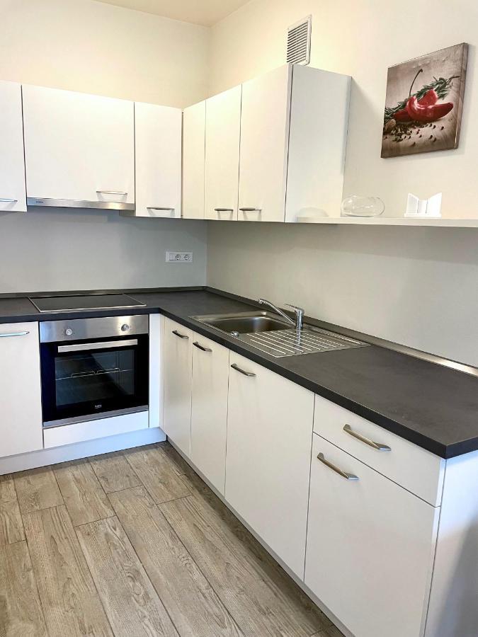 Bright Studio Apartment With Free Private Parking Мерано Екстер'єр фото