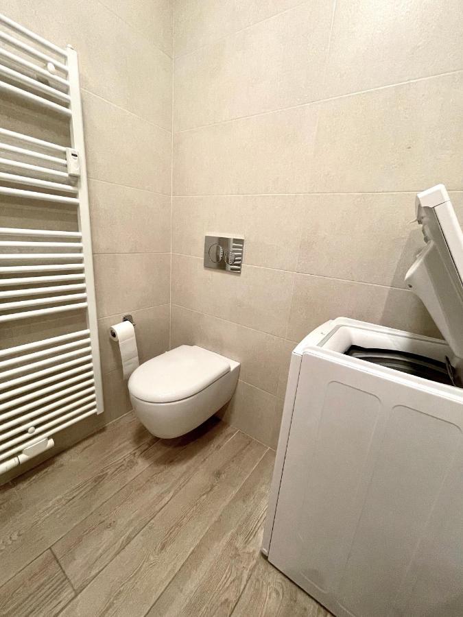 Bright Studio Apartment With Free Private Parking Мерано Екстер'єр фото